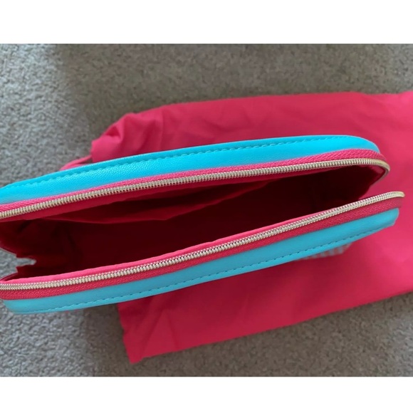 buvlgari make up bag - Picture 4 of 5